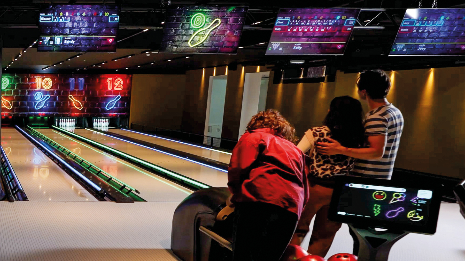 neo-fi-bes-nv-teaser-scoring-entertainment-qubicaamfbowling-products-16-9.jpg